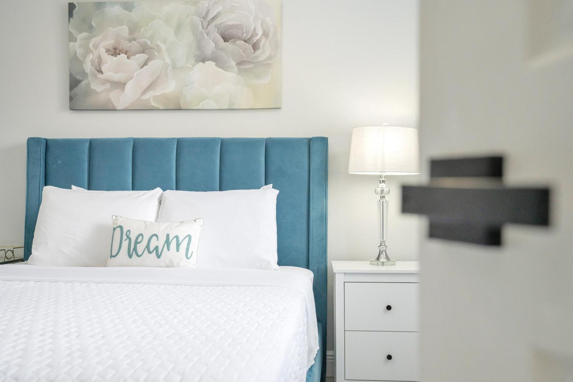 Stylish Near & Universal Kissimmee
